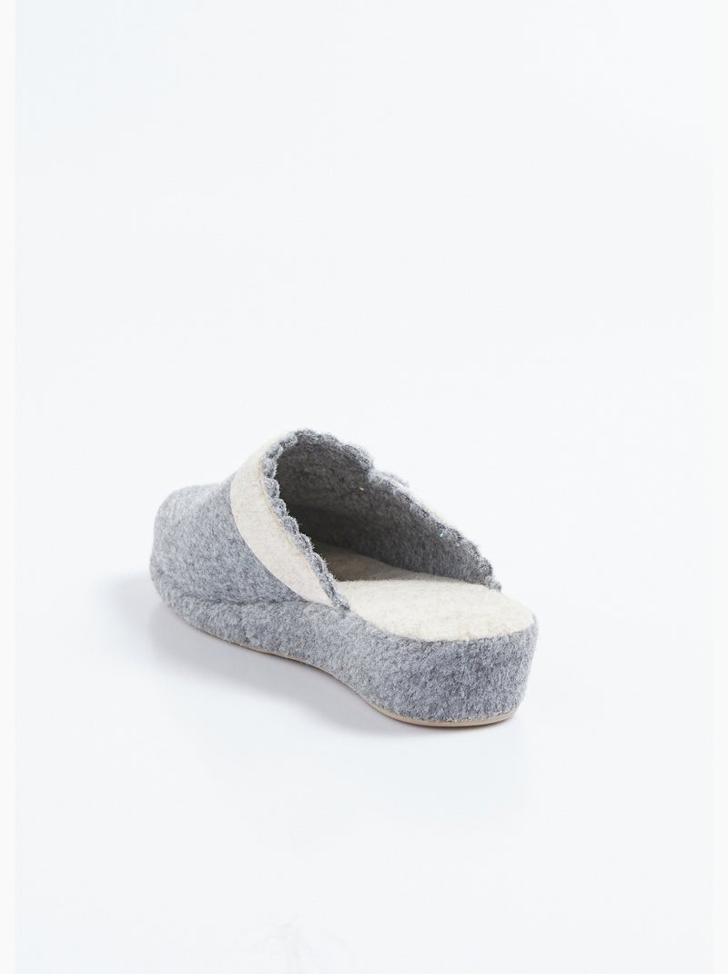 Zapatillas tipo mule de fieltro con detalle de flores - Afibel Gris - Kiabi