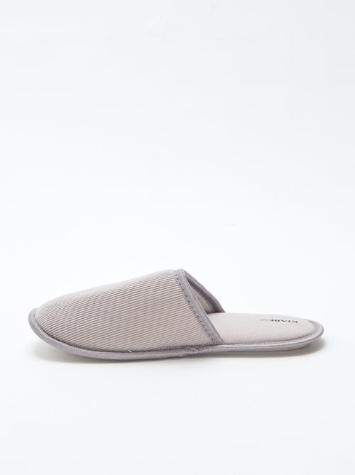 Zapatillas tipo mule de terciopelo - Kiabi Zapatillas tipo mule de terciopelo - Kiabi