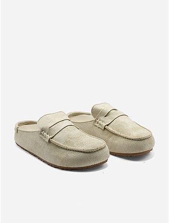Zapatillas tipo mules con efecto ante