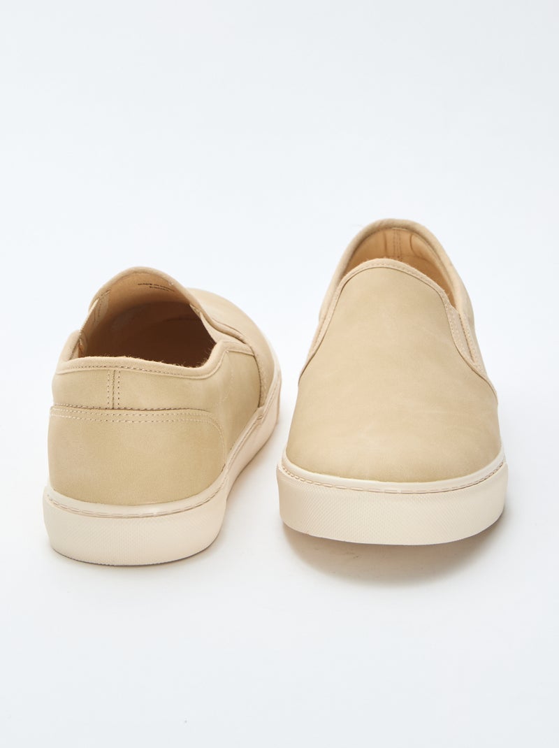 Zapatillas tipo slip-on de ante Beige - Kiabi