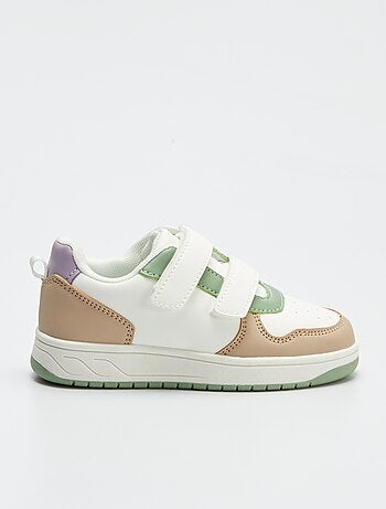 Zapatillas tricolor con tira de velcro