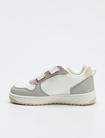 Zapatillas tricolor con tira de velcro