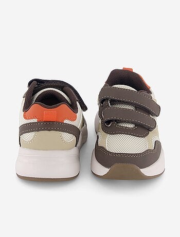 Zapatillas tricolor con velcro