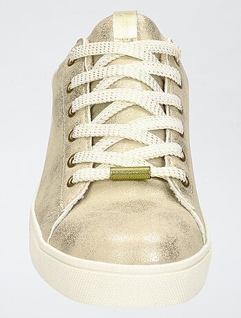 Zapatillas urbanas doradas