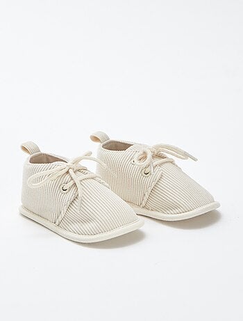 Zapatos de bebé con cordones