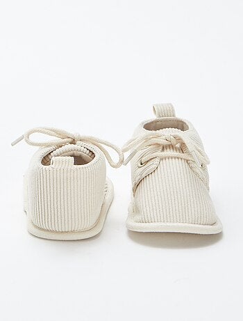 Zapatos de bebé con cordones