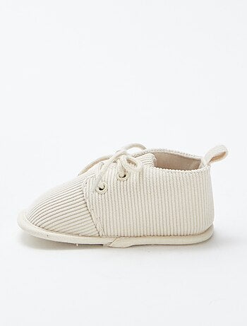 Zapatos de bebé con cordones