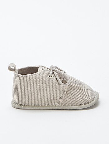 Zapatos de bebé con cordones