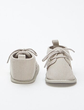 Zapatos de bebé con cordones