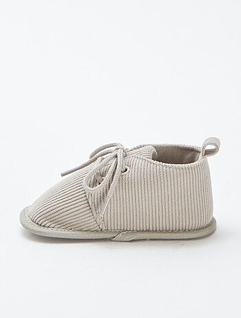Zapatos de bebé con cordones