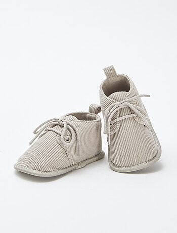 Zapatos de bebé con cordones
