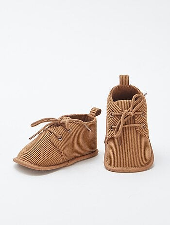 Zapatos de bebé con cordones