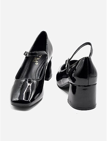 Zapatos de tacón con correa y hebilla