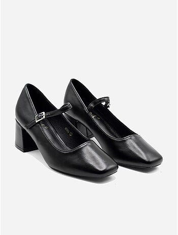 Zapatos de tacón con correa y hebilla