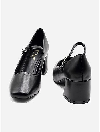 Zapatos de tacón con correa y hebilla