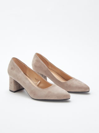 Zapatos de tacón de antelina con tacón cuadrado