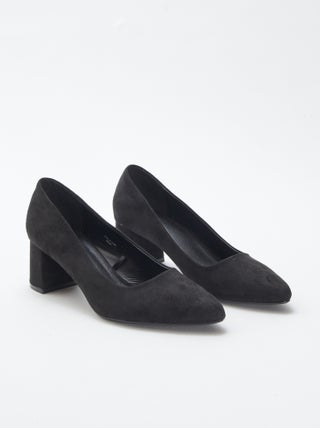 Zapatos de tacón de antelina con tacón cuadrado