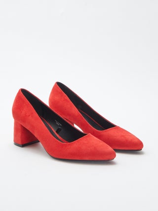 Zapatos de tacón de antelina con tacón cuadrado