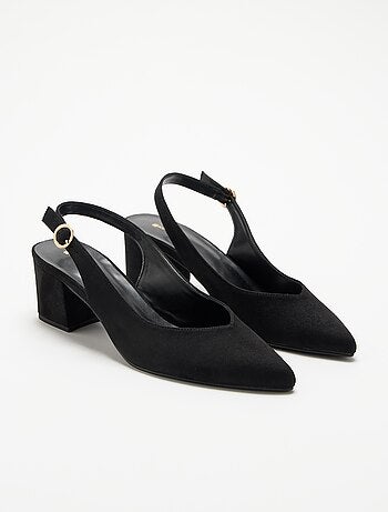 Zapatos de tacón de punta fina con tacón cuadrado
