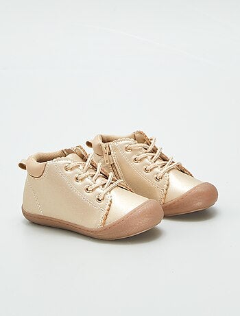 Zapatos primeros pasos dorados