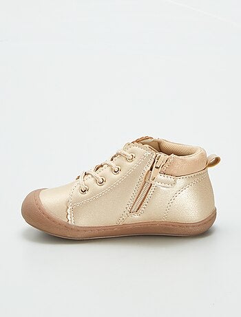 Zapatos primeros pasos dorados