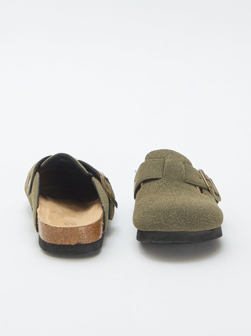 Zuecos de antelina con una hebilla Kaki - Kiabi