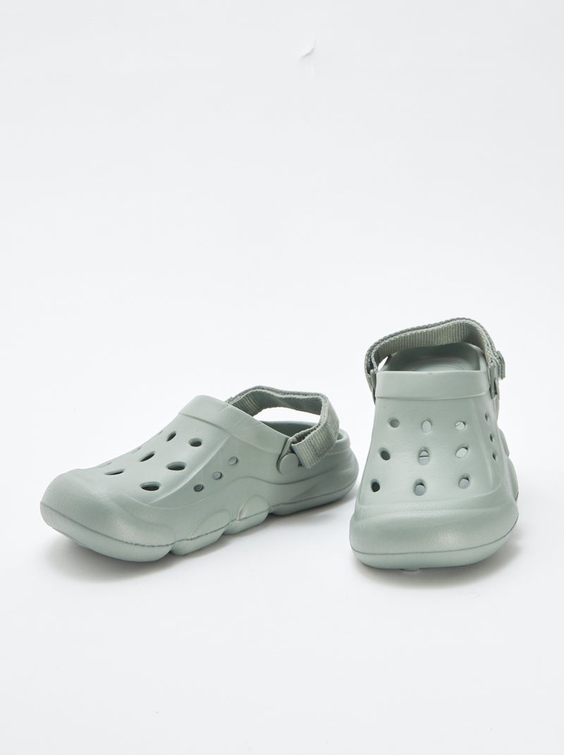 Zuecos lisos de plástico moldeado VERDE - Kiabi